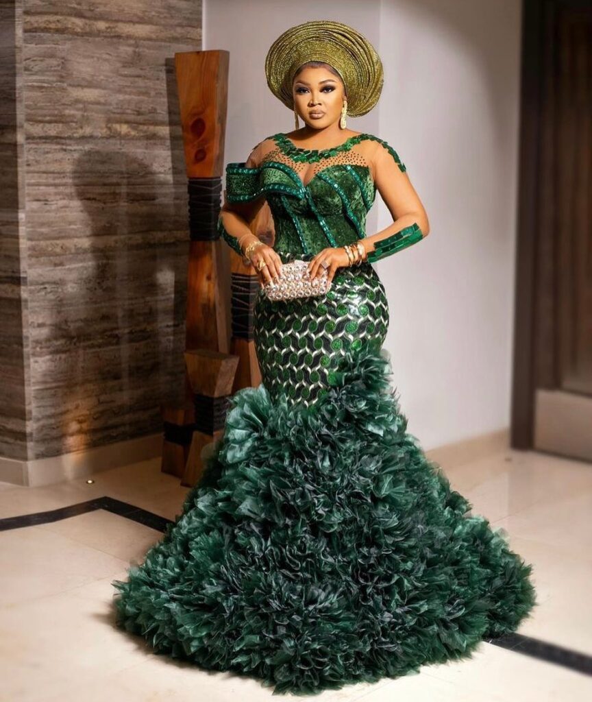 Trendy Aso Ebi Lace Styles For Wedding 9