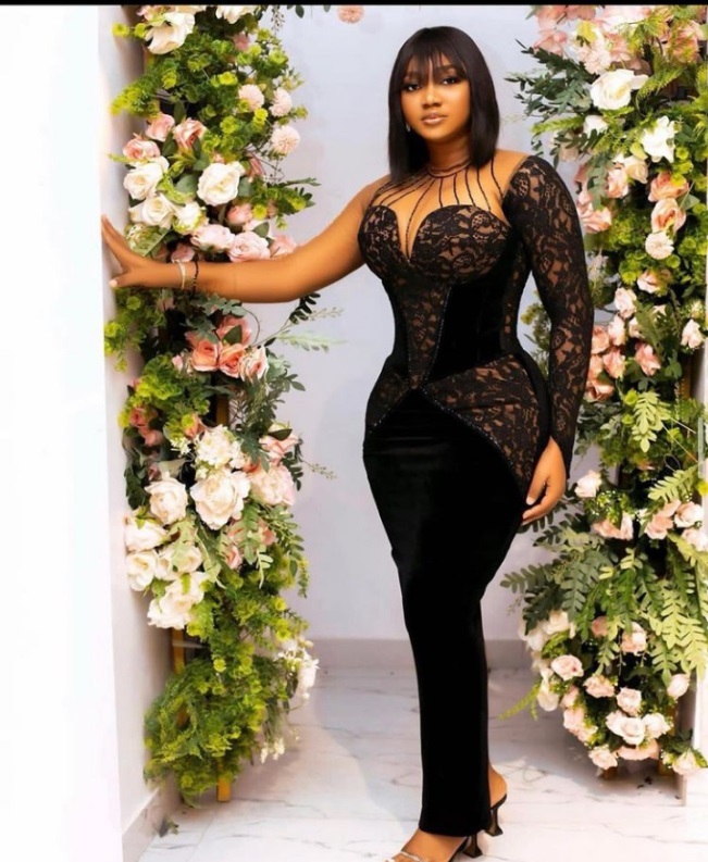 Latest Lace Gown Styles 2022 for Ladies in Nigeria 6
