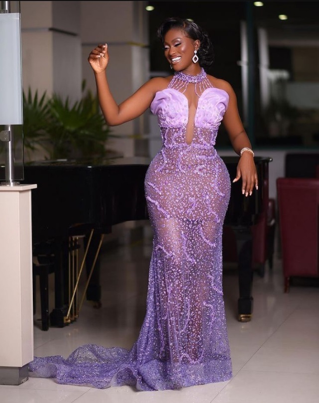 Latest Lace Gown Styles 2022 for Ladies in Nigeria 8