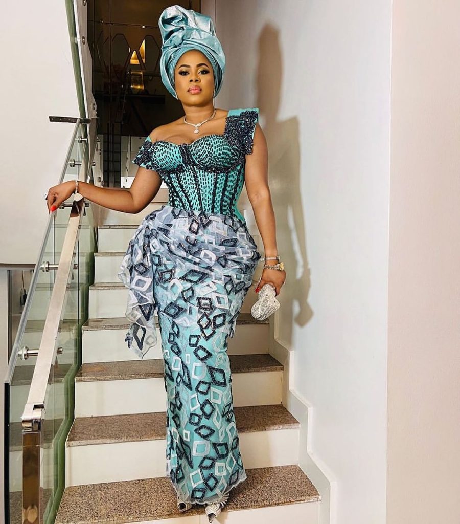 2023 Beautiful Lace Gown Styles for Asoebi 4