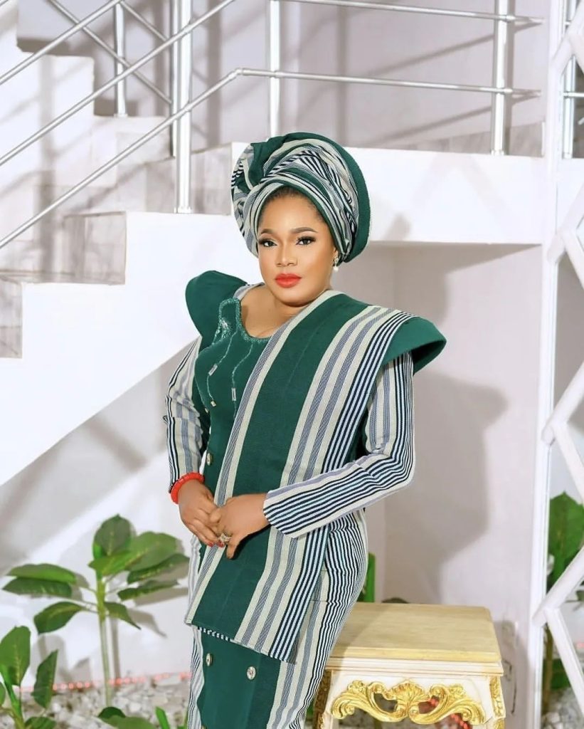 Latest Traditional Marriage Attire 2023 for African Brides 4