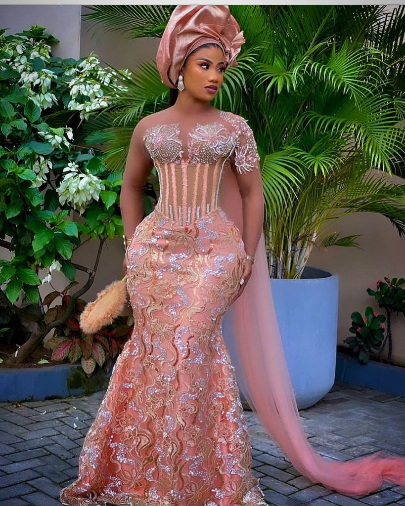 2023 Best Fitted Asoebi Lace Gown Styles For Ladies 3