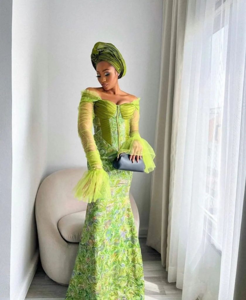 Latest and Bold Asoebi Gown Styles 2023 5