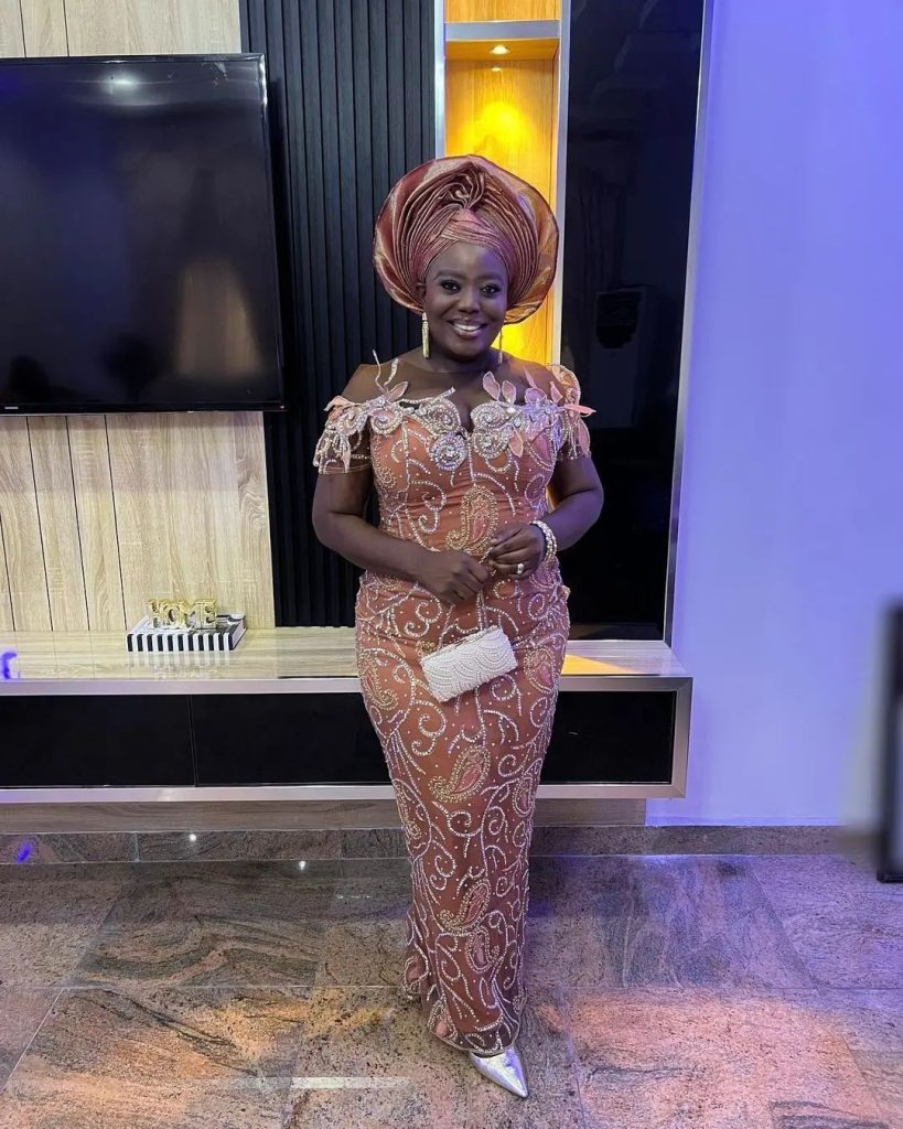 Latest and Classy Aso Ebi Styles for Wedding 2023 2