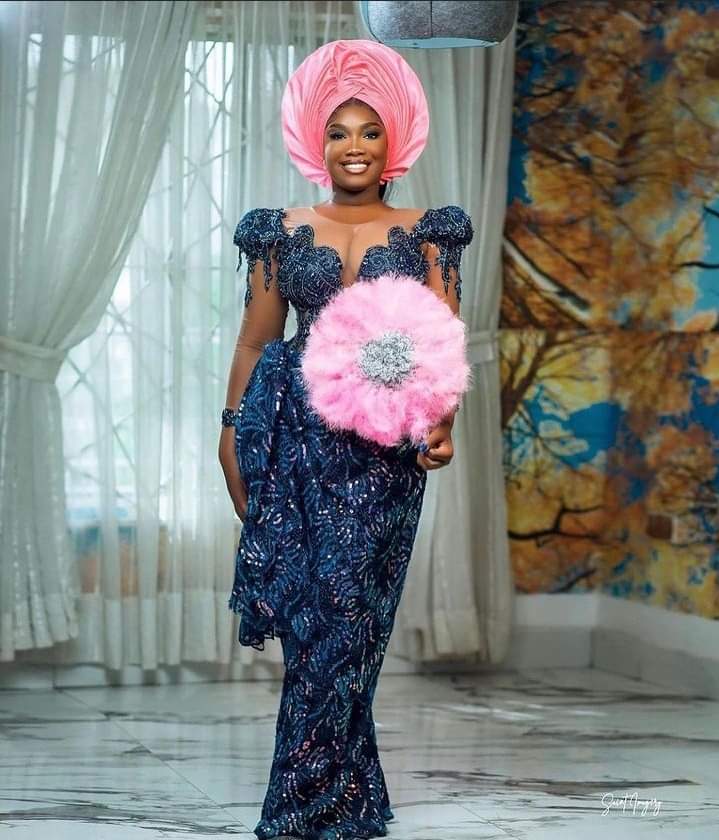 Latest and Stunning Lace Styles for Nigerian Bride 2023 5