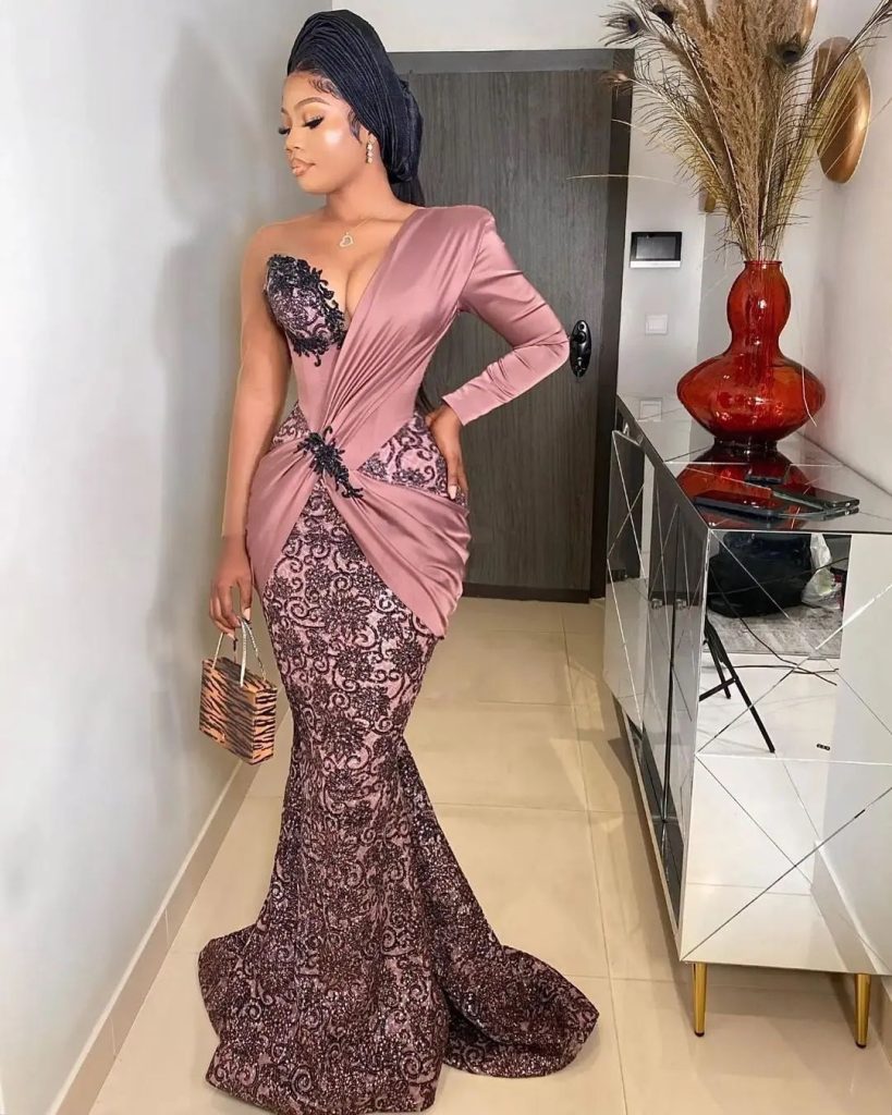 2023 Stunning Asoebi Outfits To Rock This Weekend 1