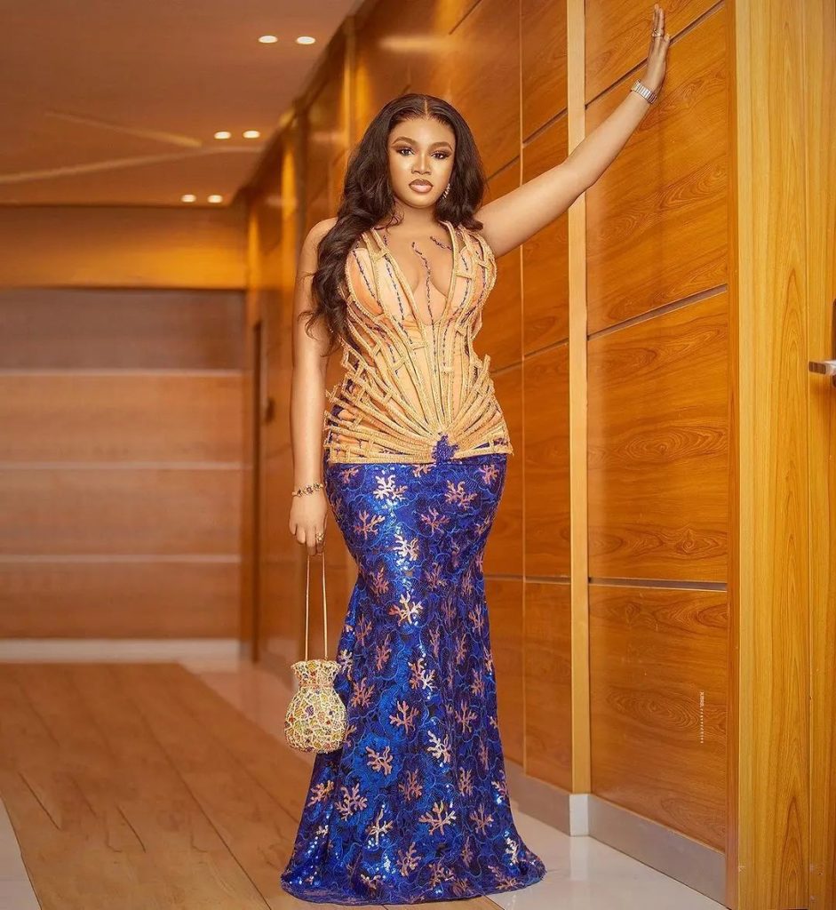 2023 Stunning Asoebi Outfits To Rock This Weekend 6