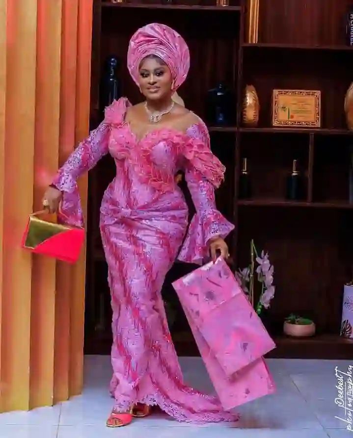 Latest and Simple Asoebi Styles 2023 for Wedding 4