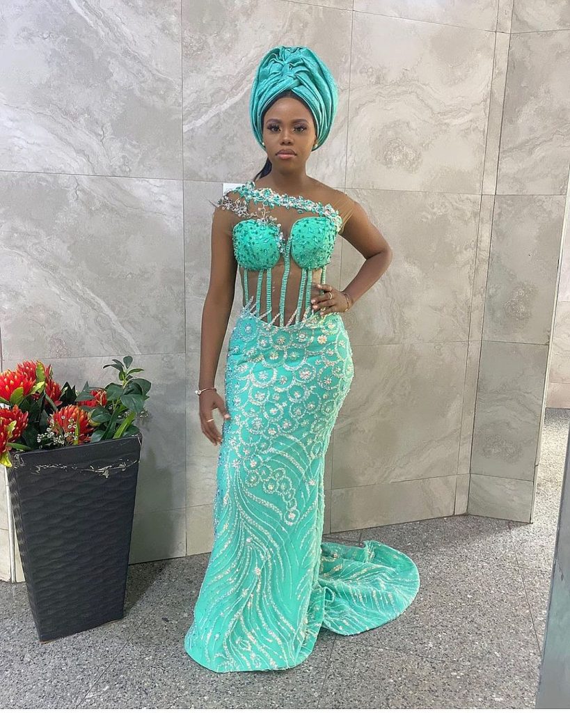 Stunning Collections Of Asoebi Styles That Turn Head 2