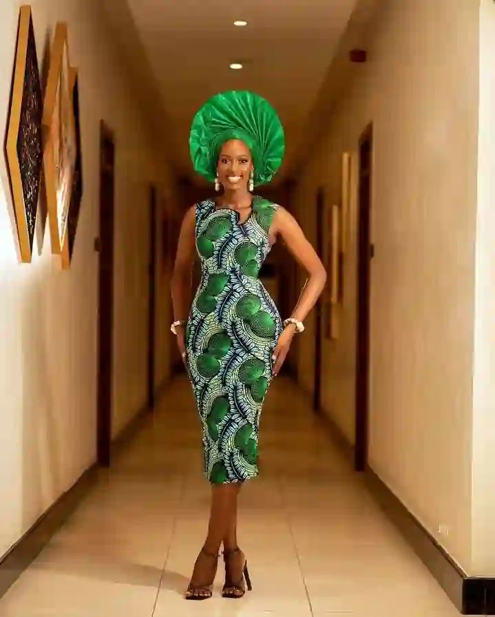 Beautiful And Moderate Ankara Short Gown For Slim Ladies 1