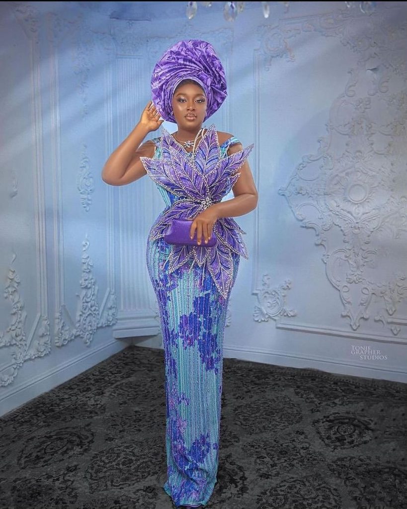 Exclusive And Stunning Asoebi Styles For Owambe 2024 4
