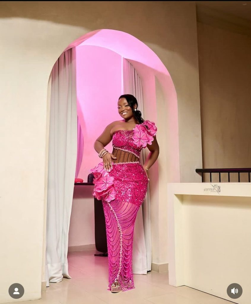 Exclusive And Stunning Asoebi Styles For Owambe 2024 5