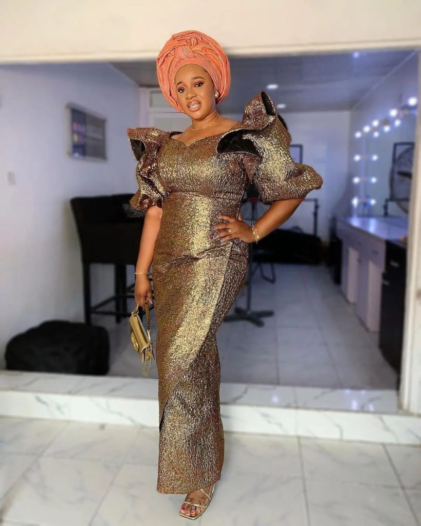 Stunning And Latest Picture Of Asoebi Styles 2024 For Ladies 2