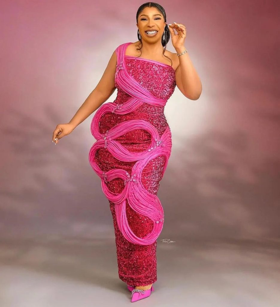 2024 Trendy Collections Of Asoebi Styles To Try Next 3