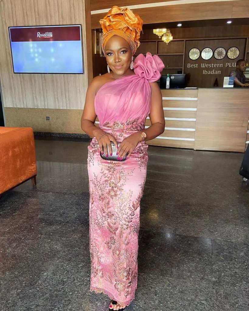 Stunning And Best Aso Ebi Styles For Owambe 2024 2